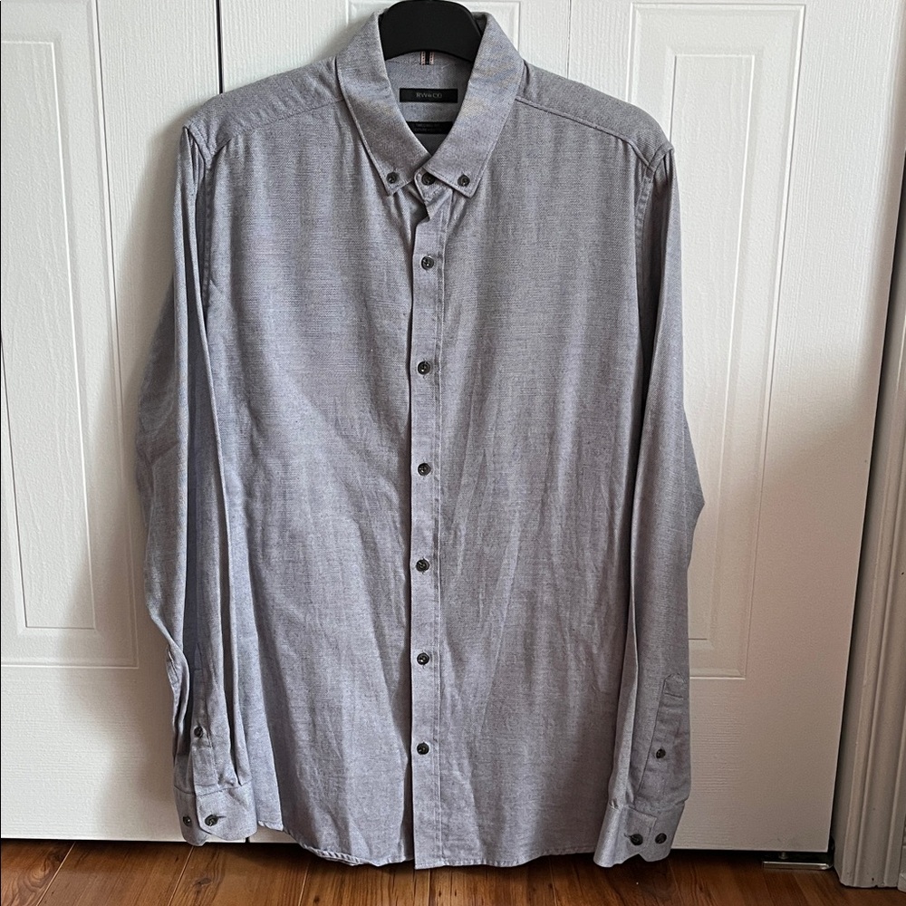 RW&CO. Gray Casual Button-Down Shirt